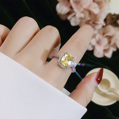 Elegant White Gold Bridal Engagement Ring for Women